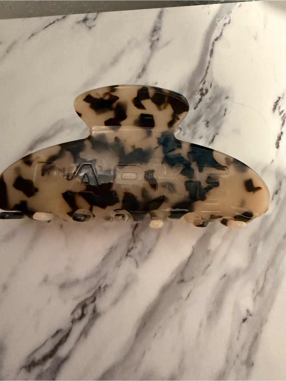 NWT PARKE Light Tortoise Claw Clip | Oversized Hair Clip | Tortoiseshell - Picture 10 of 16